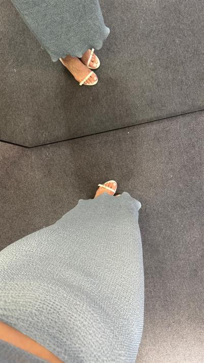 BEL DEKOLTELİ DOKULU MİDİ ELBİSE BEBE MAVİ