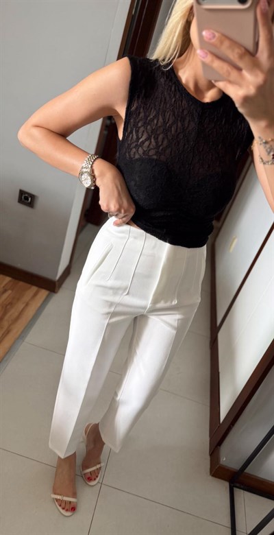 BEYAZ FLOTALI HAVUÇ KESİM PANTOLON
