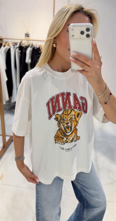 BEYAZ OVERSİZE BASKILI TSHİRT