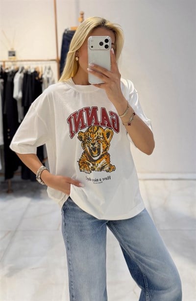 BEYAZ OVERSİZE BASKILI TSHİRT