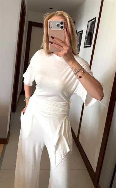 BEYAZ RİBANA YANI BÜZGÜLÜ TSHİRT BELİ LASTİKLİ PANTOLON TAKIM