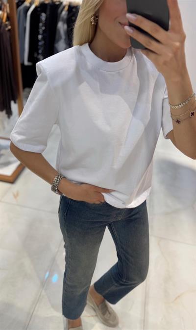 BEYAZ VATKALI BASİC T-SHİRT