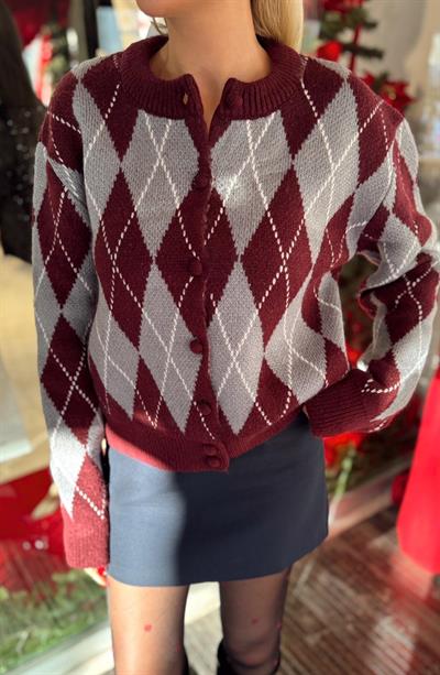 BORDO BAKLAVA DESENLİ DÜĞMELİ HIRKA