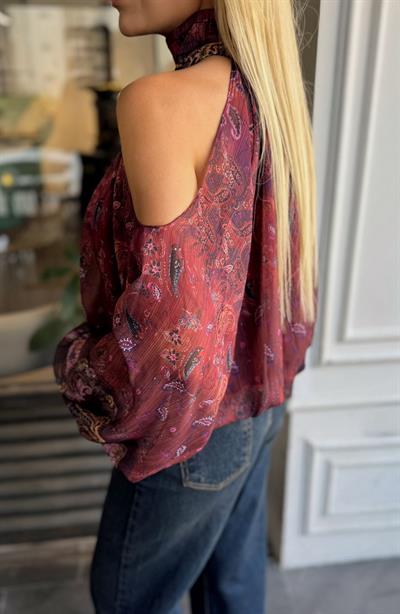BORDO DESENLİ ŞİFON OMUZ DEKOLTELİ BLUZ
