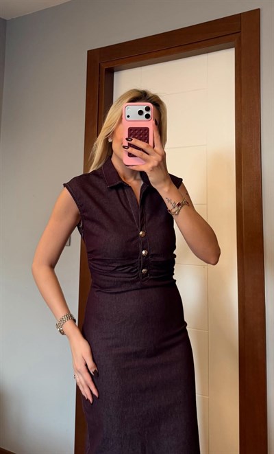 BORDO DRAPELİ KOLSUZ DÜĞMELİ DENİM ELBİSE