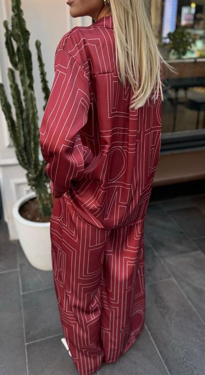 BORDO GEOMETRİK DESEN GÖMLEK PANTOLON TAKIM