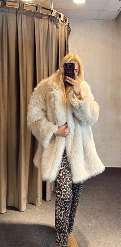 CEPLİ KIRÇILLI KÜRK KABAN TAŞ