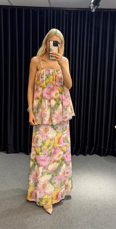 ÇİÇEK DESENLİ ASKILI ELBİSE PEMBE