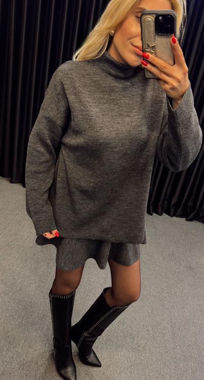 DİK YAKA ETEKLİ TRİKO TAKIM ANTRASİT