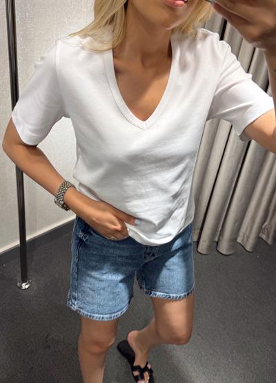 DİLVİN KISA KOLLU V YAKA TSHİRT BEYAZ