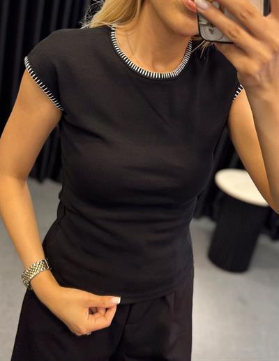 DİLVİN KONTRAST DİKİŞ DETAYLI TSHİRT SİYAH