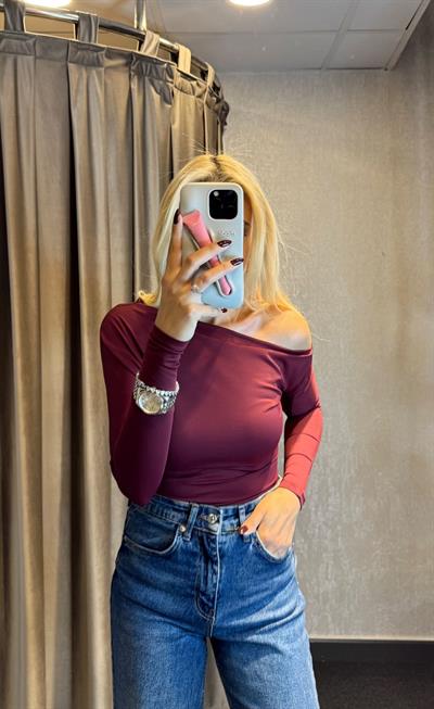DİLVİN UZUN KOLLU ASİMETRİK BLUZ BORDO