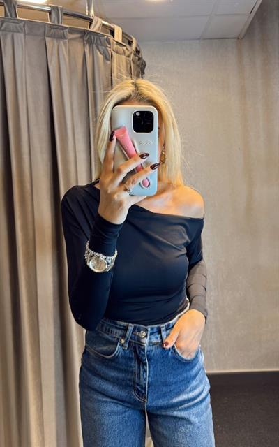 DİLVİN UZUN KOLLU ASİMETRİK BLUZ SİYAH