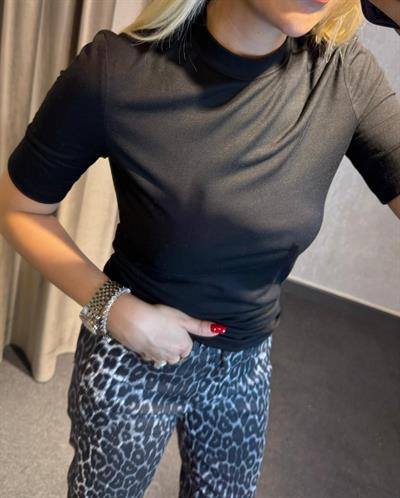 DİLVİN YÜKSEK YAKALI TSHİRT SİYAH