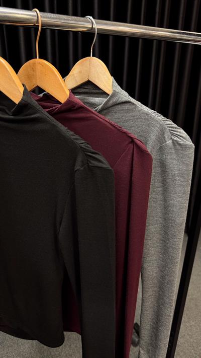 DRAPELİ YARIM BALIKÇI BLUZ SİYAH