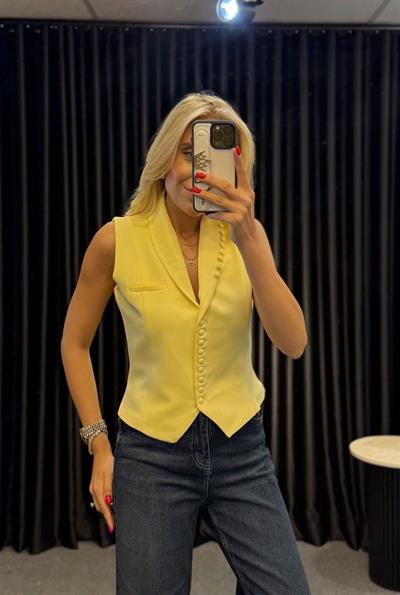DÜĞME DETAYLI YELEK SARI