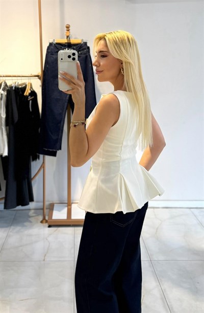 EKRU DÜĞMELİ BELDEN OTURMALI BALON BLUZ