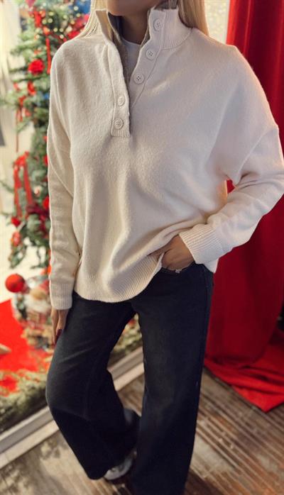 EKRU İKİ PATLI DÜĞMELİ KAZAK