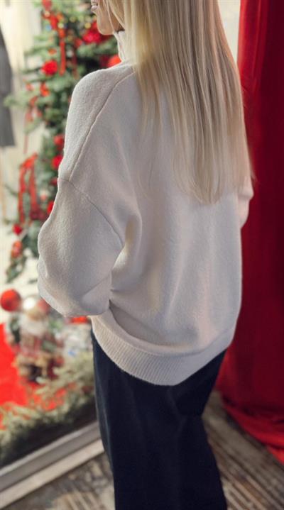 EKRU İKİ PATLI DÜĞMELİ KAZAK