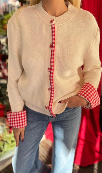 EKRU PÖTÜKARE DETAYLI TRİKO HIRKA