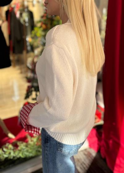 EKRU PÖTÜKARE DETAYLI TRİKO HIRKA