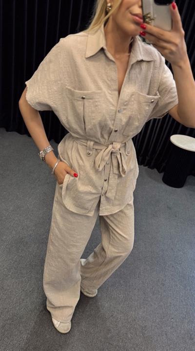 GOLD DÜĞMELİ KUŞAKLI KETEN GÖRÜNÜMLÜ TAKIM BEJ