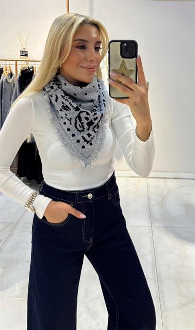 GRİ KÜÇÜK BOY DESENLİ TRİKO ŞAL