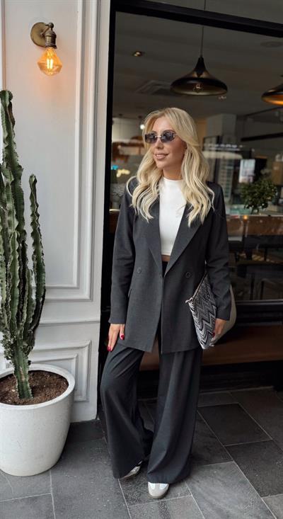 GRİ ORJ MARKA MASSİ VATKALI İÇİ ÇİZGİLİ BLAZER