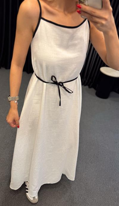 İNCE ASKILI BİYELİ KETEN ELBİSE BEYAZ