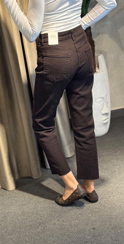 JENNY BOYFİT JEAN KESİK PAÇA ACI KAHVE