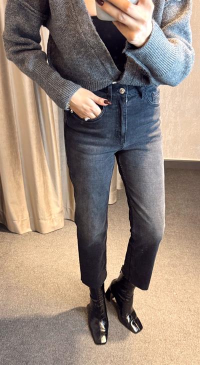 JENNY BOYFİT JEAN KESİK PAÇA KOYU GRİ