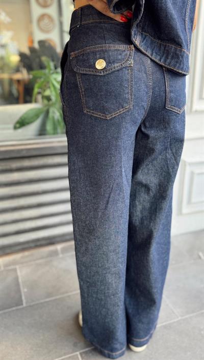 KADİFE YAKA DETAYLI YELEK PANTOLON TAKIM