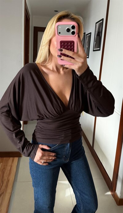 KAHVE DİLVİN V YAKA BÜZGÜLÜ BLUZ