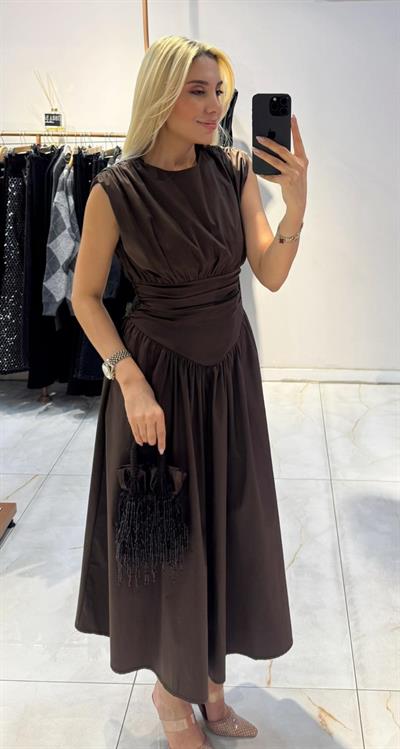 KAHVE DRAPELİ BEL DETAYLI ELBİSE