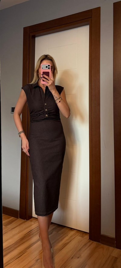 KAHVE DRAPELİ KOLSUZ DÜĞMELİ DENİM ELBİSE