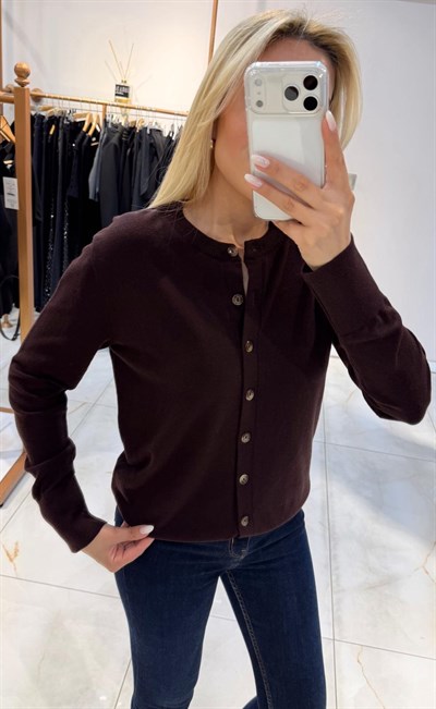 KAHVE DÜĞMELİ BİSİKLET YAKA HIRKA