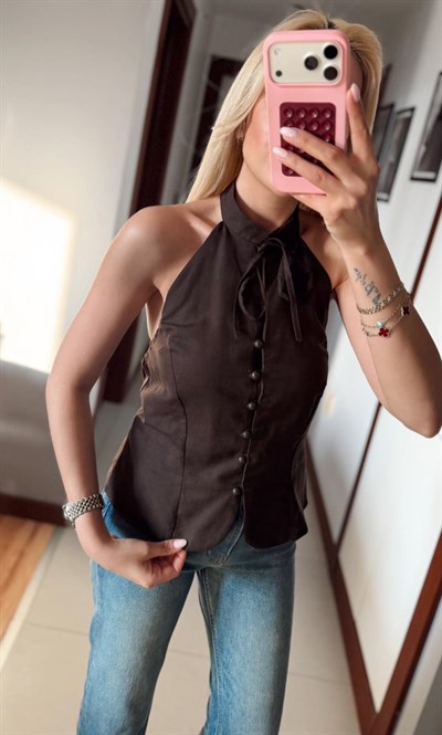 KAHVE KETEN HALTER DÜĞMELİ BLUZ