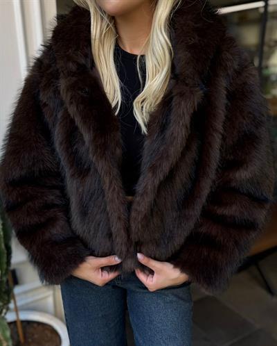 KAHVE MARKA MODEL KAPŞONLU KÜRK