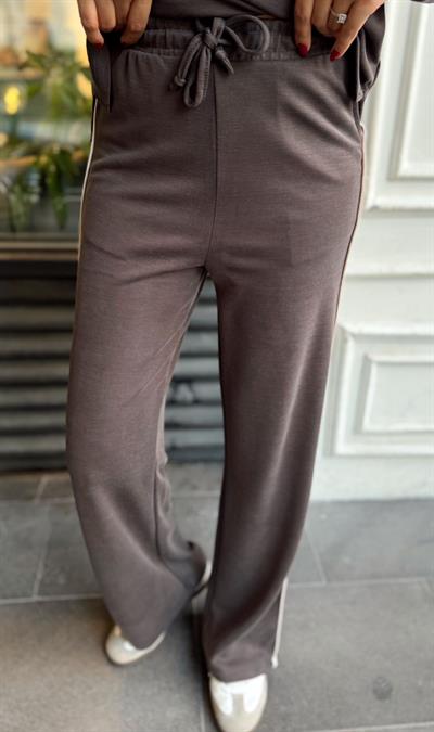 KAHVE ORJ MARKA OYSH POLO YAKA BİYE DETAY TAKIM