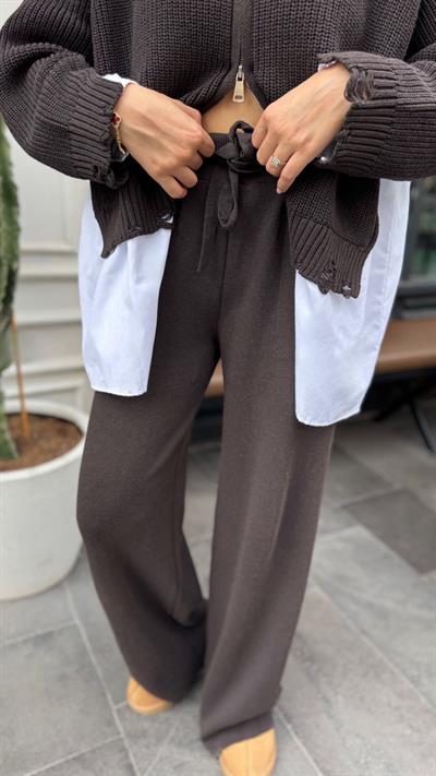 KAHVE POPLİN GÖMLEK DETAYLI TRİKO TAKIM