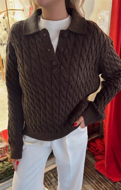 KAHVE SAÇ ÖRGÜ DÜĞMELİ KAZAK