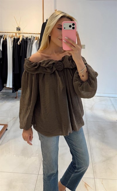 KAHVE YAKASI GÜL DETAYLI BALON BLUZ