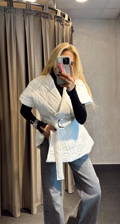 KAPİTONE KEMERLİ YELEK BEYAZ