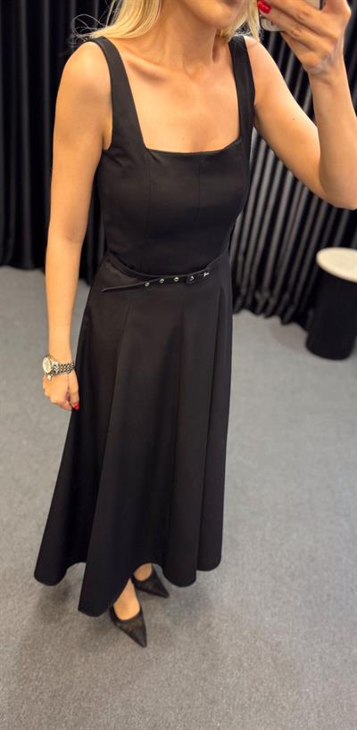 KARE YAKA KEMERLİ ELBİSE SİYAH