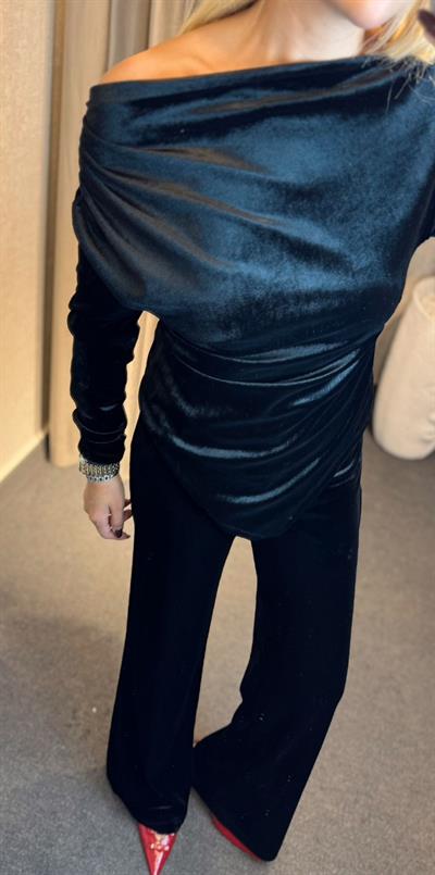 KAYIK YAKA KADİFE BLUZ SİYAH