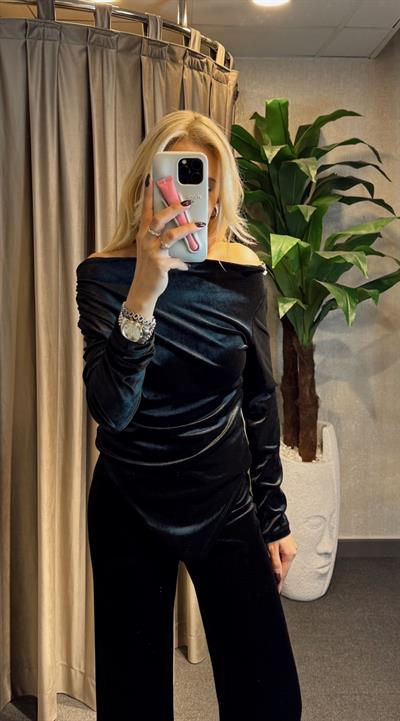 KAYIK YAKA KADİFE BLUZ SİYAH