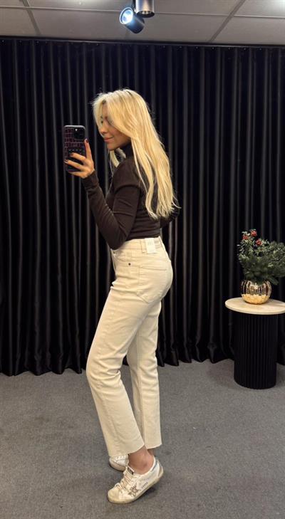 KESİK PAÇA BOY FİT JEAN BEJ