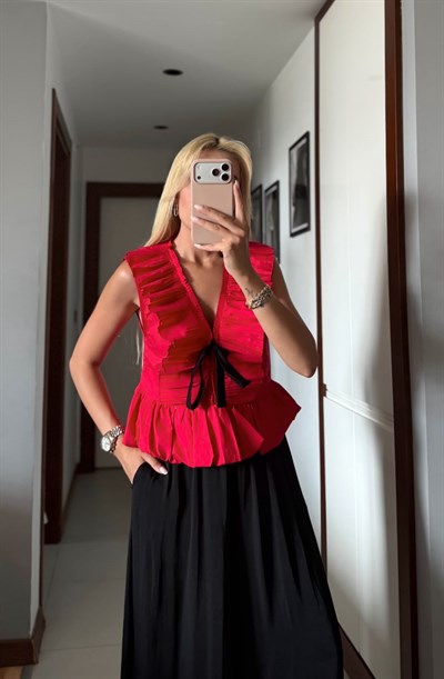 KIRMIZI FİYONKLU PİLİLİ VOLANLI TOP