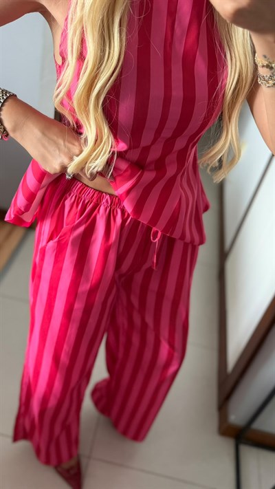 KIRMIZI PEMBE ÇİZGİLİ TAKIM