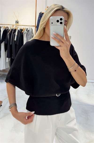 KISA KOLLU KEMERLİ BELDEN OTURMALI TRİKO